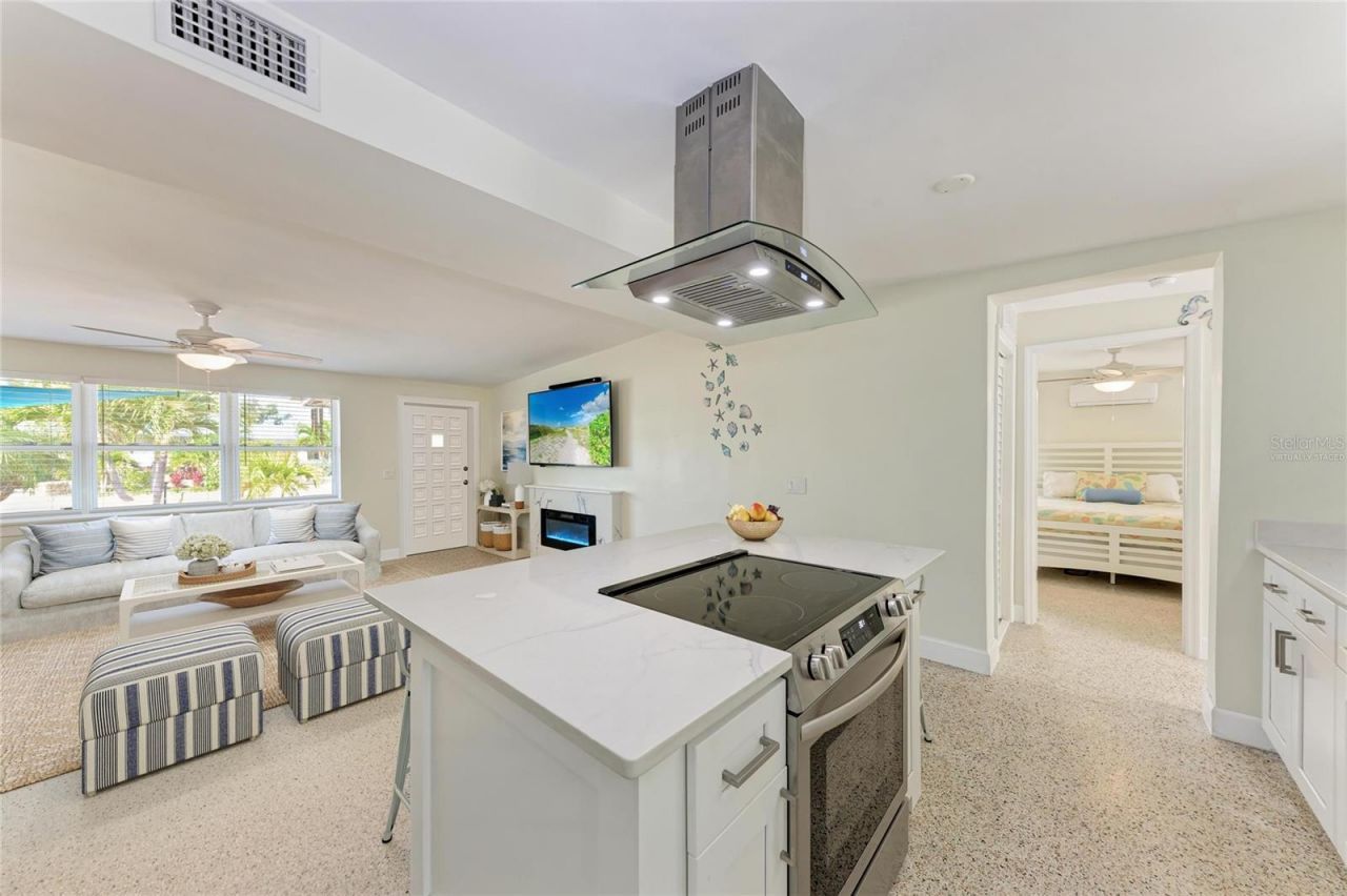 503 Bayview Drive, Holmes Beach, FL 34217 Photo