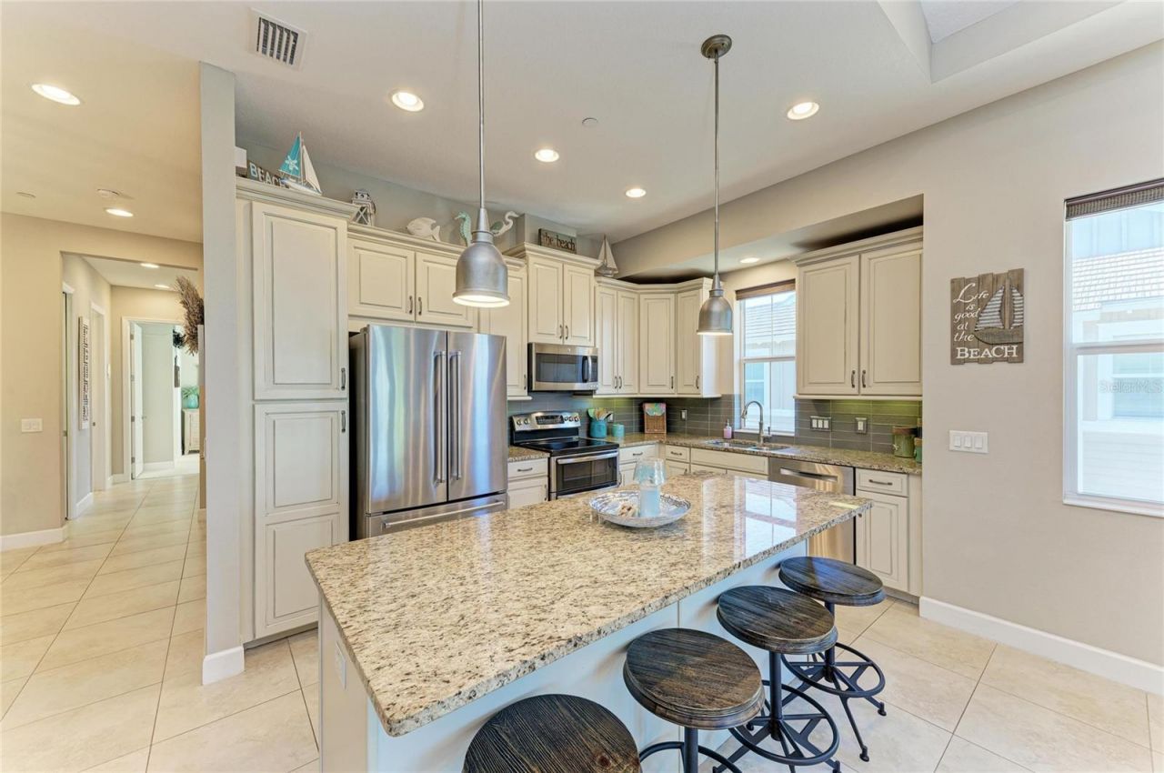 339 Sapphire Lake Drive, Unit 201, Bradenton, FL 34209 Photo