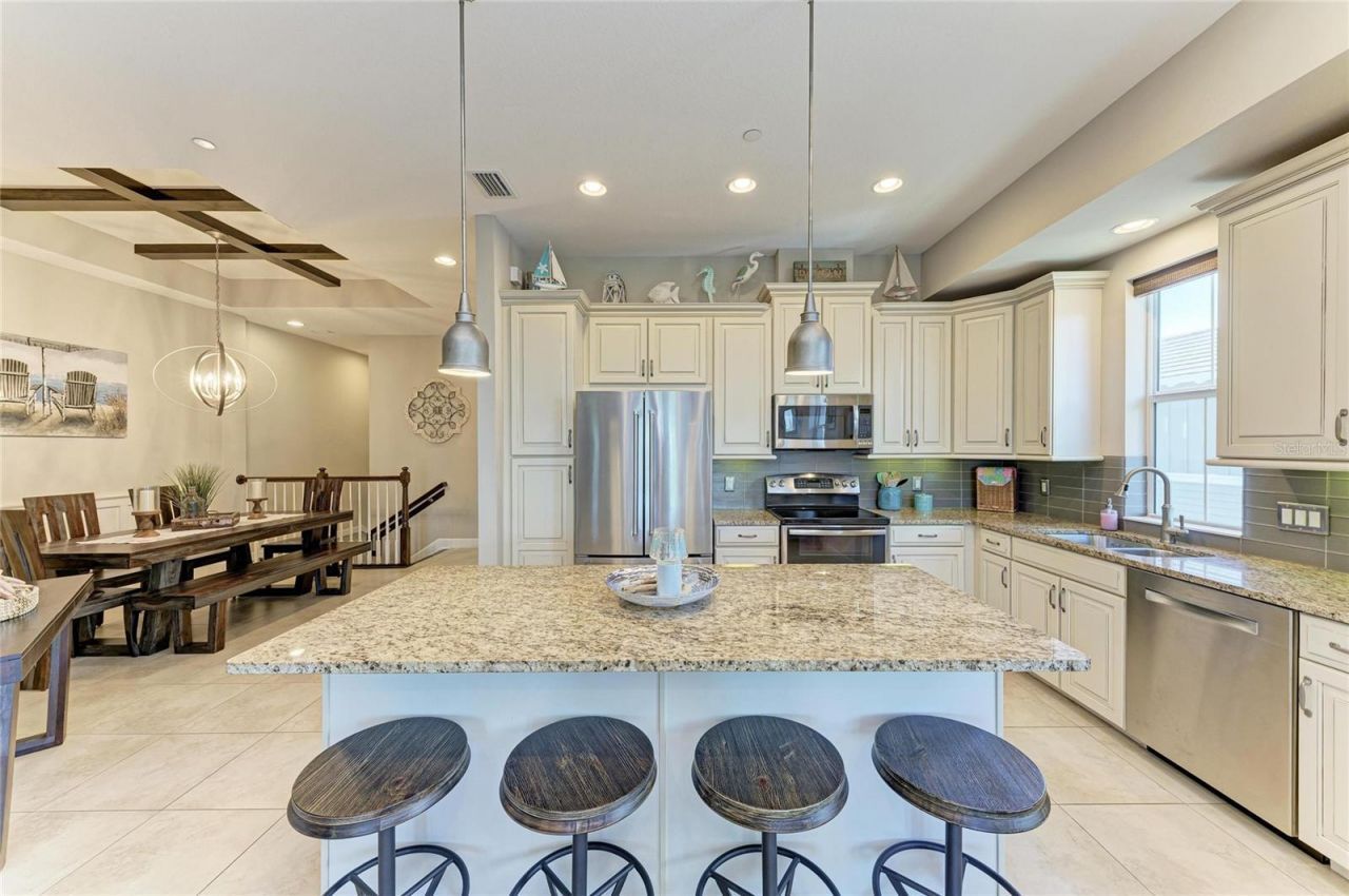 339 Sapphire Lake Drive, Unit 201, Bradenton, FL 34209 Photo