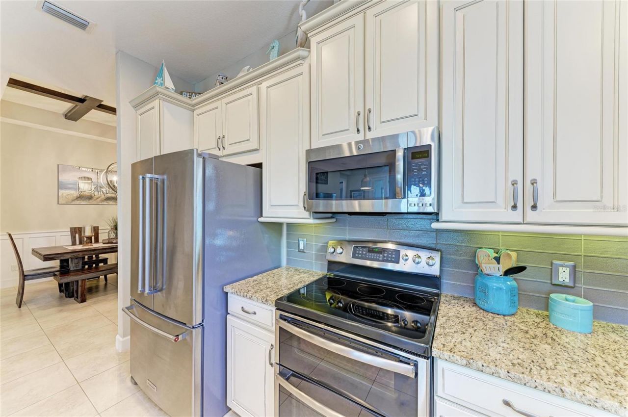 339 Sapphire Lake Drive, Unit 201, Bradenton, FL 34209 Photo