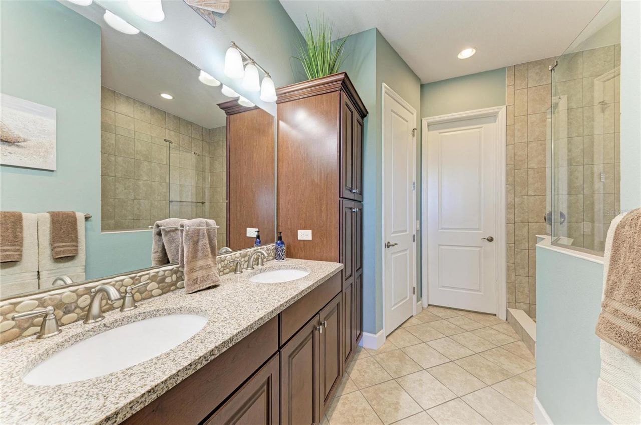 339 Sapphire Lake Drive, Unit 201, Bradenton, FL 34209 Photo