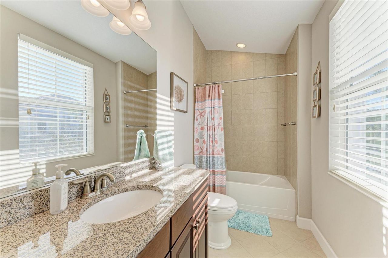 339 Sapphire Lake Drive, Unit 201, Bradenton, FL 34209 Photo