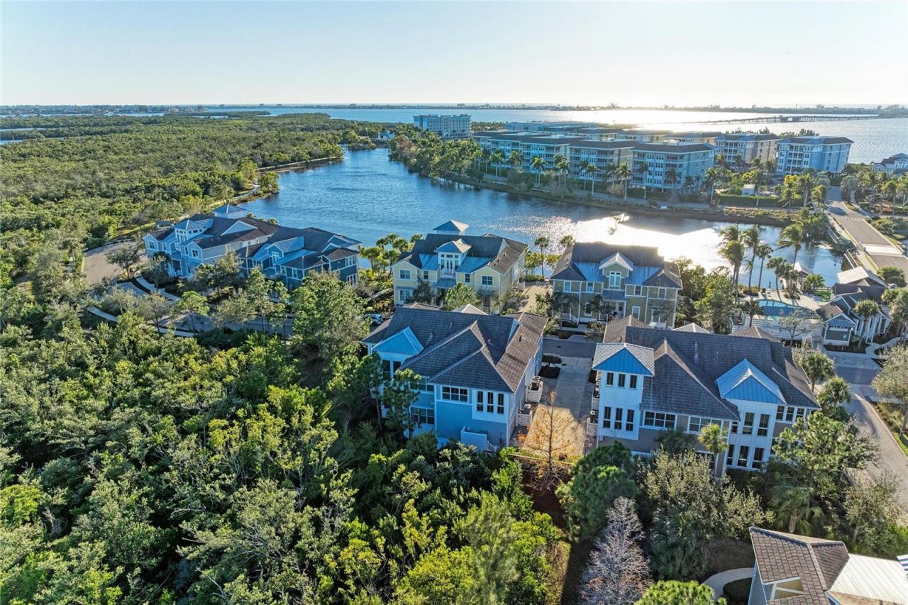 339 Sapphire Lake Drive, Unit 201, Bradenton, FL 34209 Photo