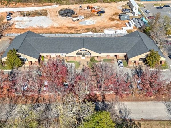 4083 N Shiloh Drive, Fayetteville, AR 72703