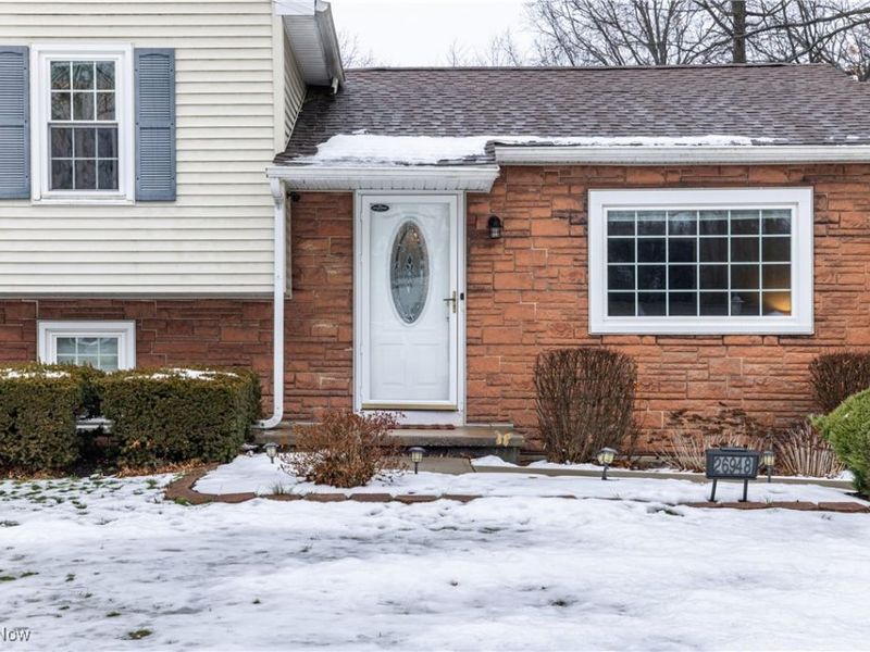 26948 Southwood Lane, Olmsted Township, OH 44138 Photo 2