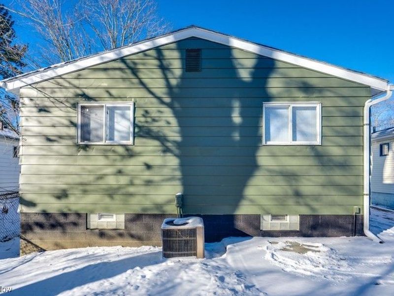 529 Anderson Avenue, Akron, OH 44306 Photo 3