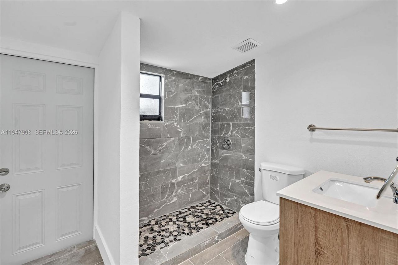 2636 SW 29th Ct, Miami, FL 33133 Photo