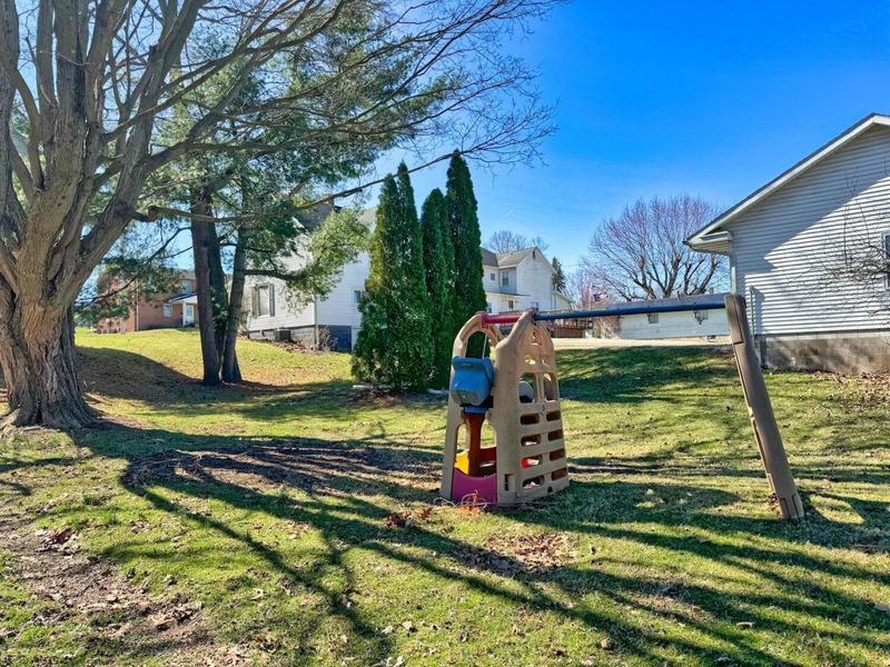 98 W Main Street , Lexington, OH 44904 Photo 29