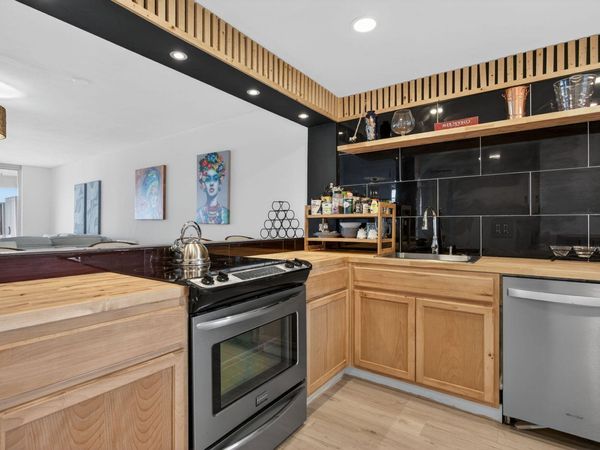 3960 Oaks Clubhouse Drive, Unit 512, Pompano Beach, FL 33069