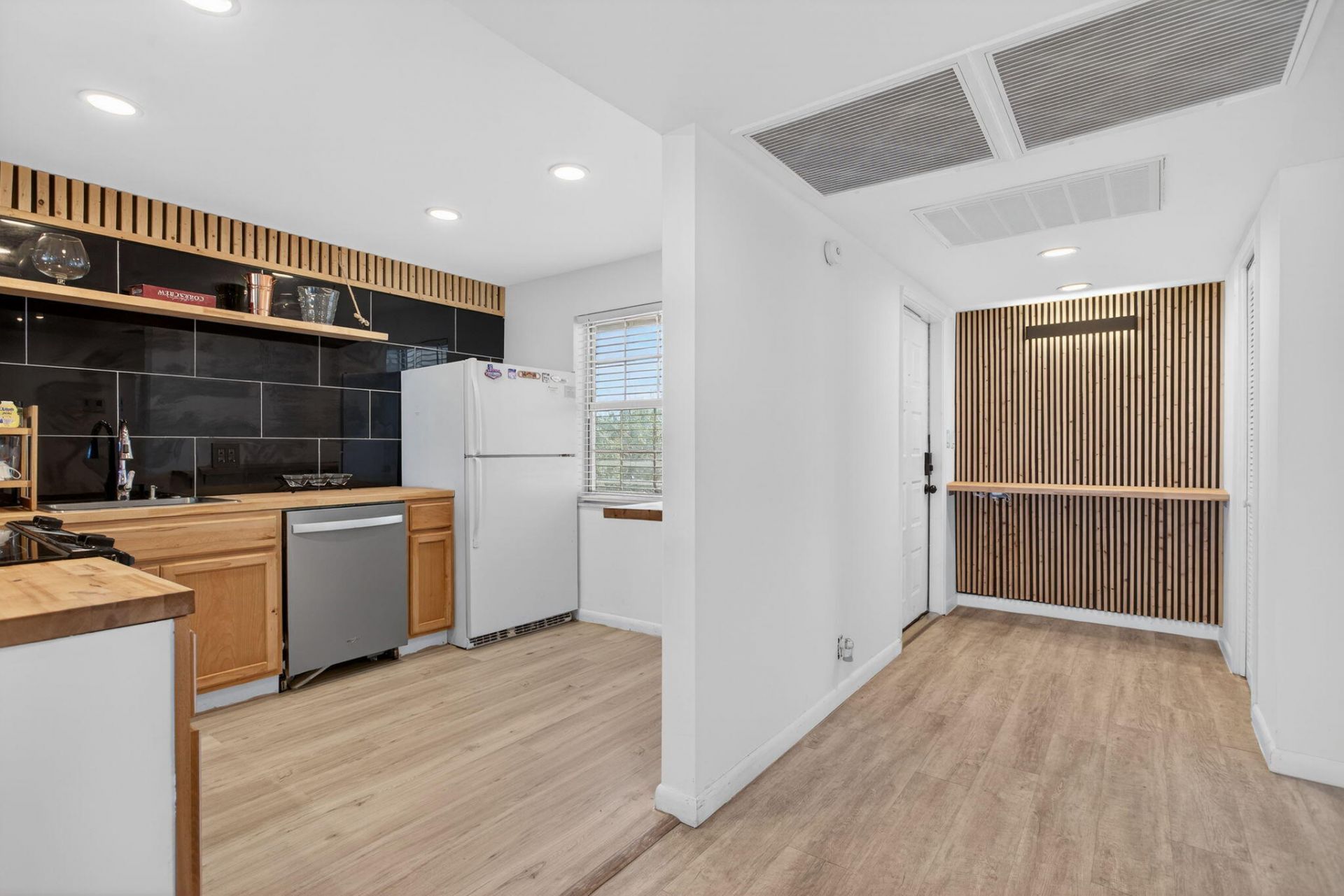 3960 Oaks Clubhouse Drive, Unit 512, Pompano Beach, FL 33069 Photo