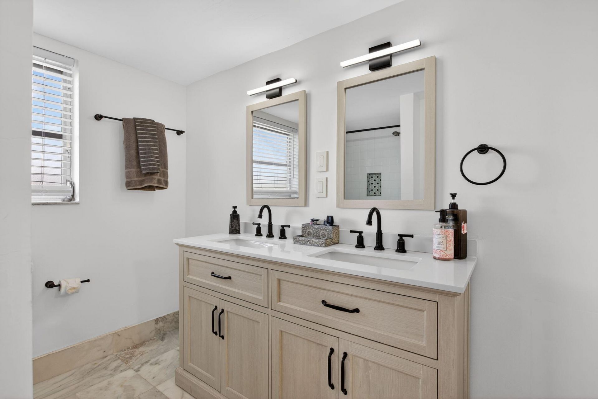 3960 Oaks Clubhouse Drive, Unit 512, Pompano Beach, FL 33069 Photo