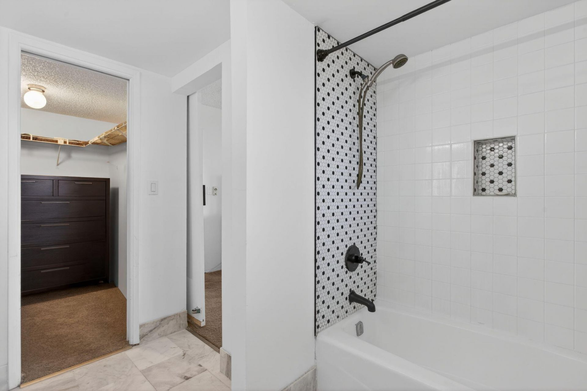 3960 Oaks Clubhouse Drive, Unit 512, Pompano Beach, FL 33069 Photo