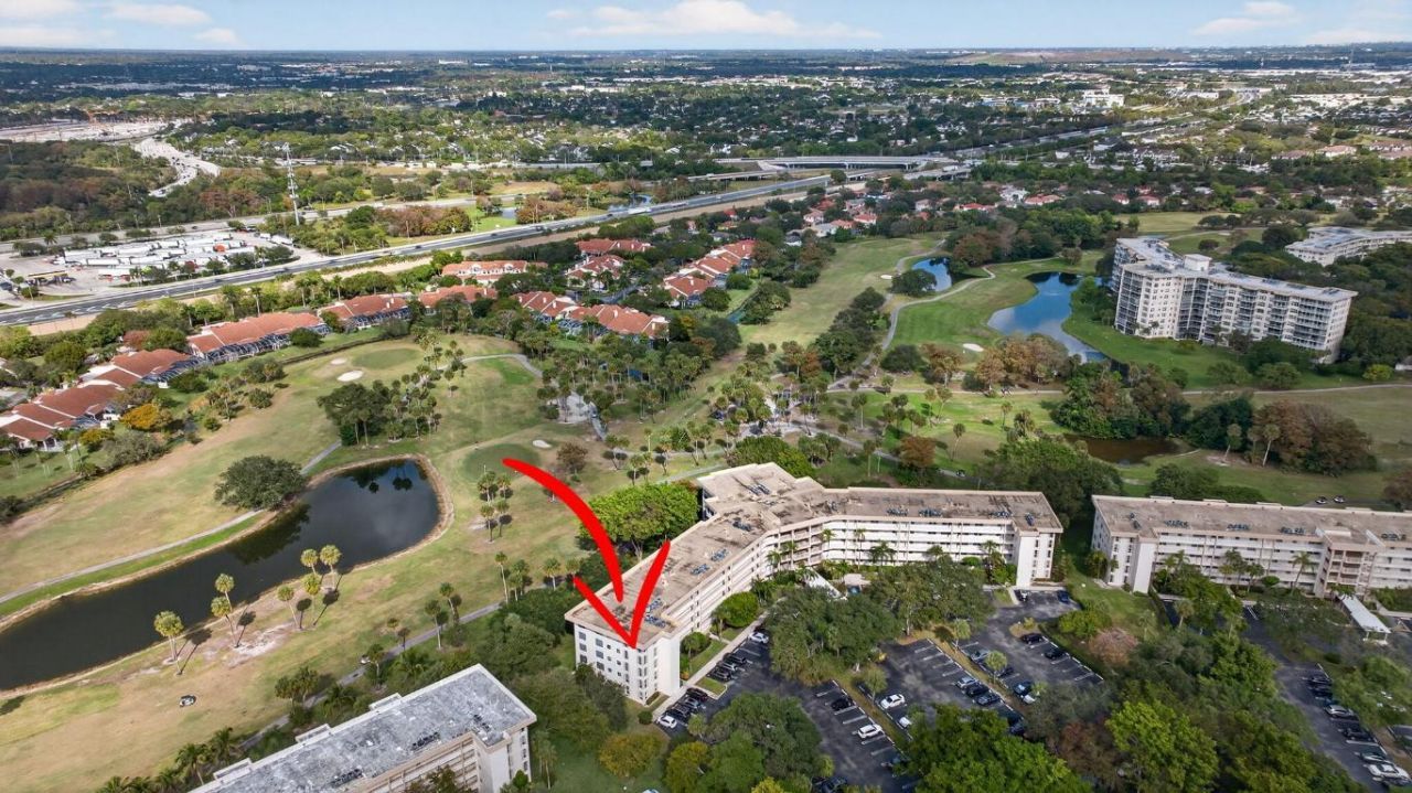 3960 Oaks Clubhouse Drive, Unit 512, Pompano Beach, FL 33069 Photo
