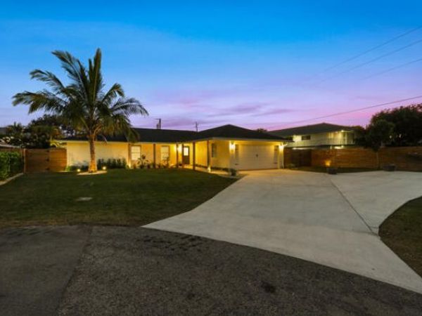 30 Shay Place, Tequesta, FL 33469