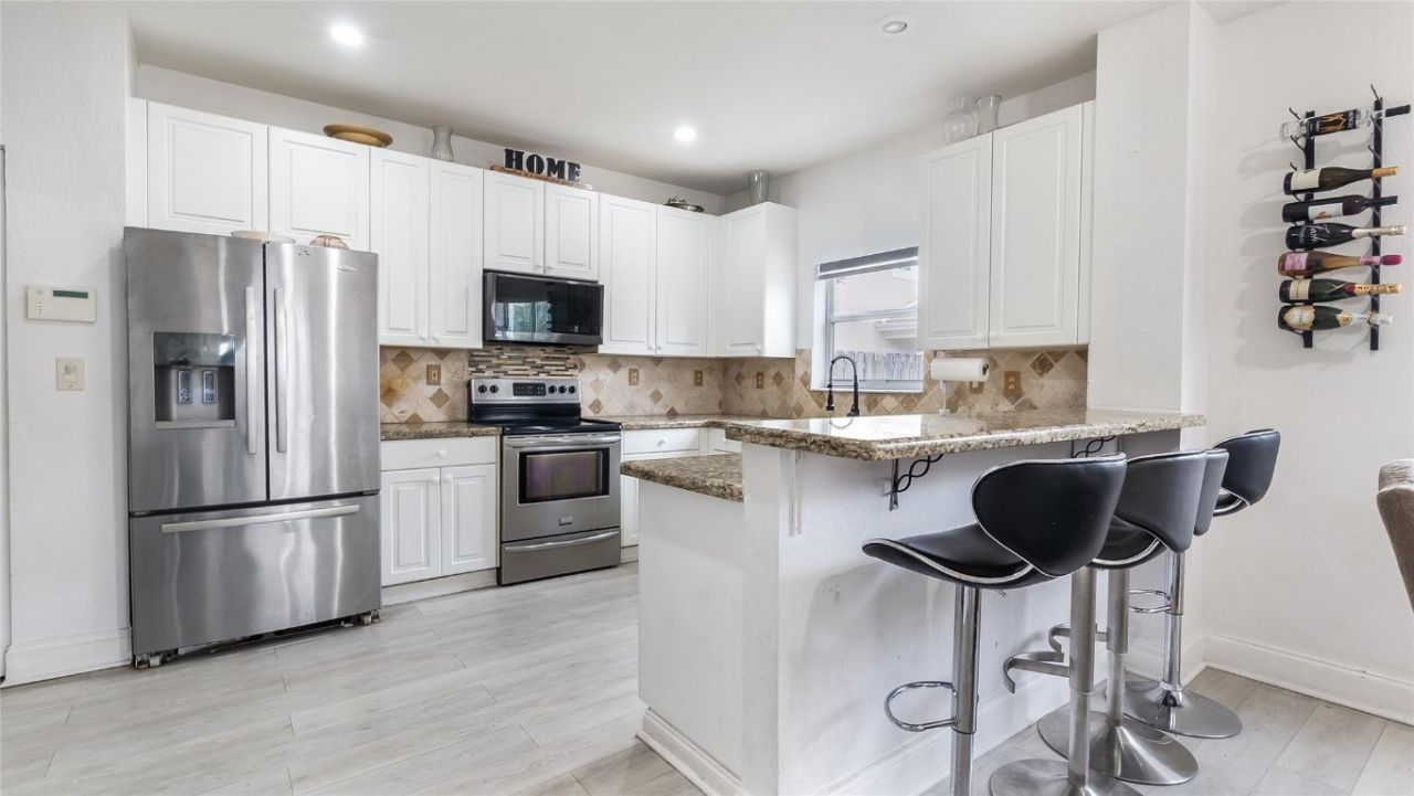 7479 NW 17th Drive, Pembroke Pines, FL 33024 Photo