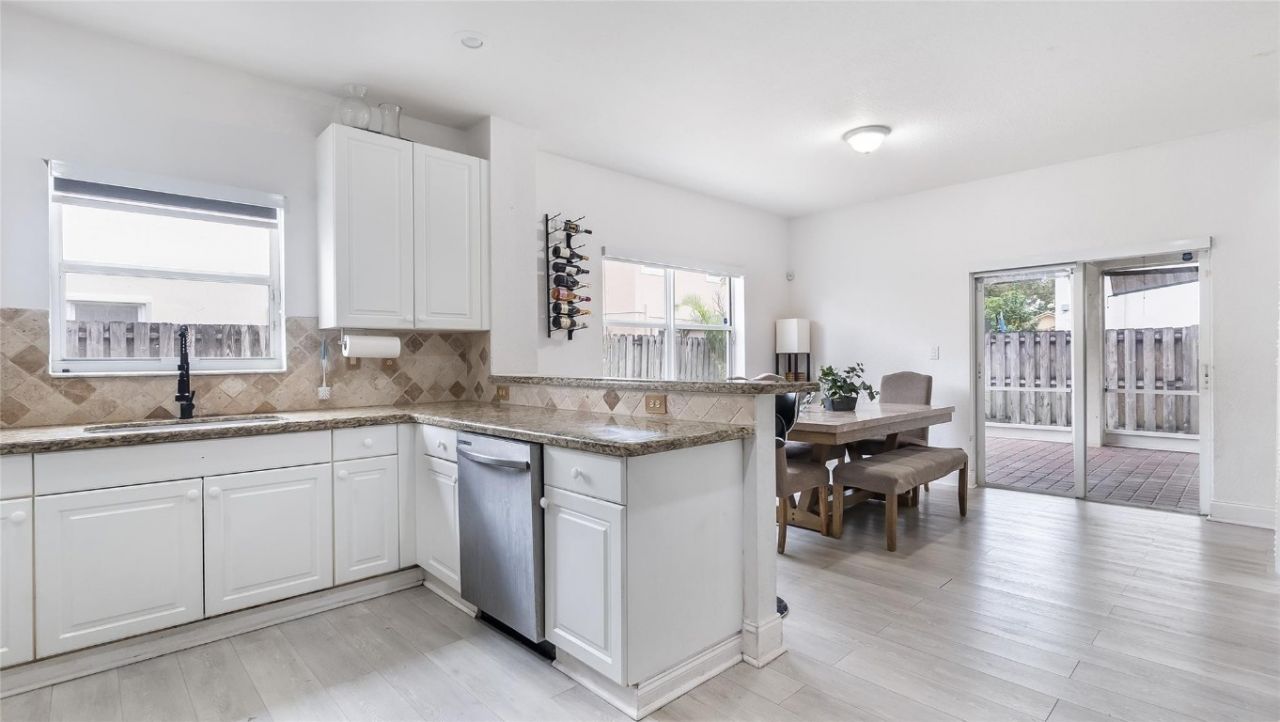 7479 NW 17th Drive, Pembroke Pines, FL 33024 Photo