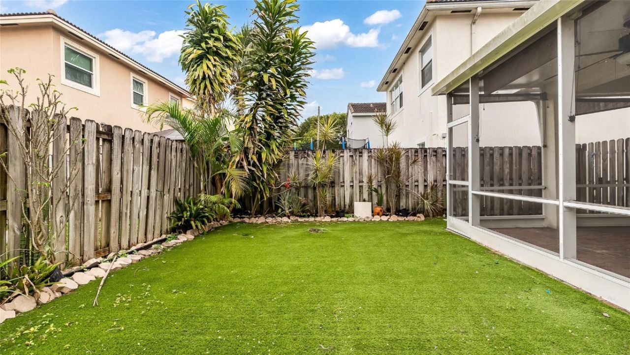 7479 NW 17th Drive, Pembroke Pines, FL 33024 Photo