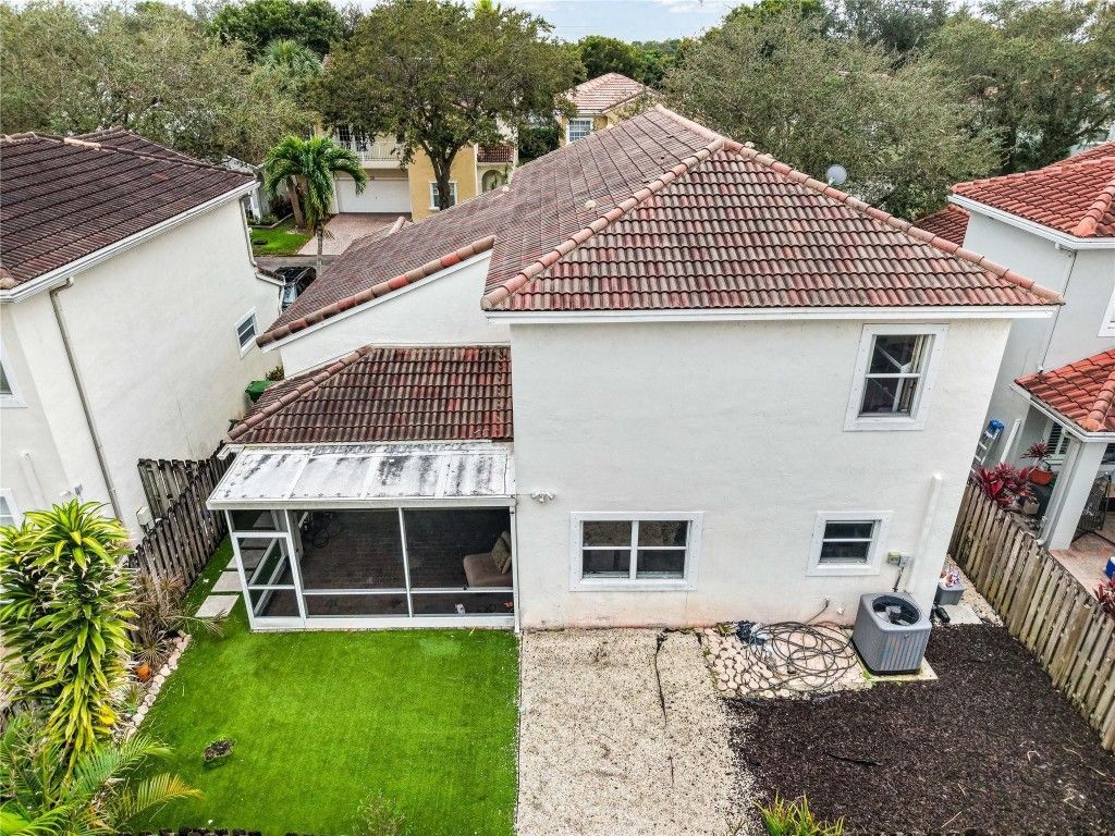 7479 NW 17th Drive, Pembroke Pines, FL 33024 Photo