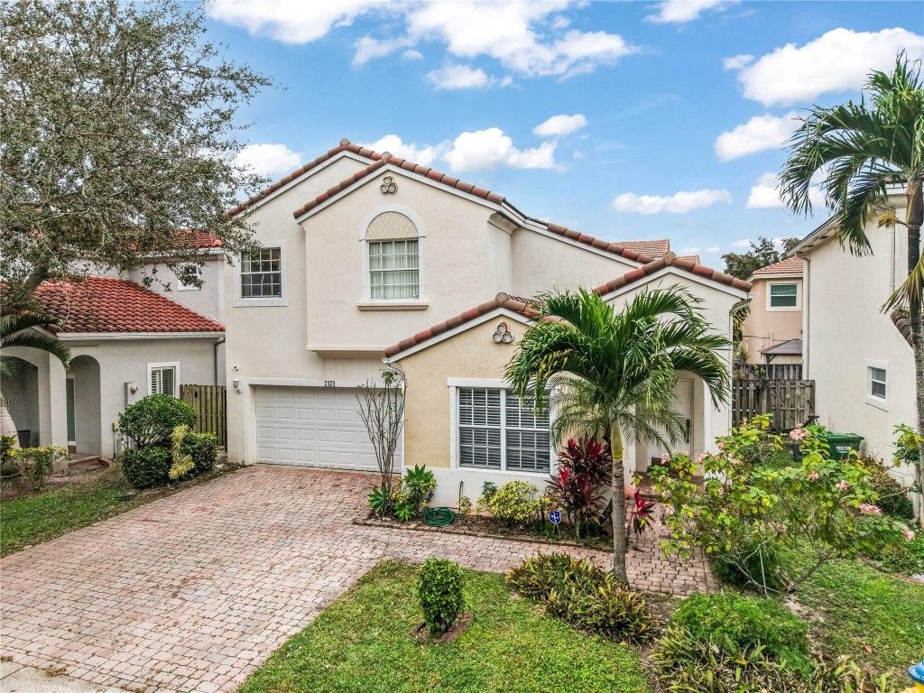 7479 NW 17th Drive, Pembroke Pines, FL 33024 Photo