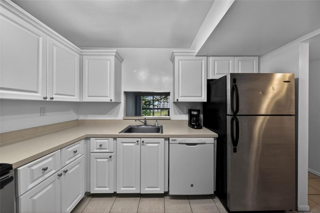 711 N Pine Island Road, Unit 319, Plantation, FL 33324 Photo