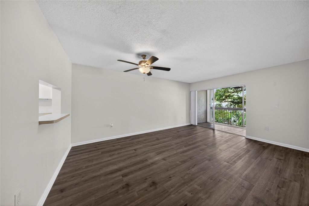711 N Pine Island Road, Unit 319, Plantation, FL 33324 Photo
