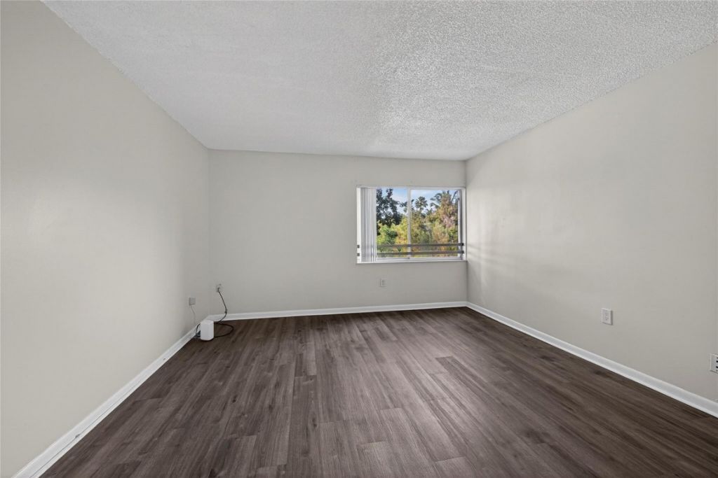 711 N Pine Island Road, Unit 319, Plantation, FL 33324 Photo