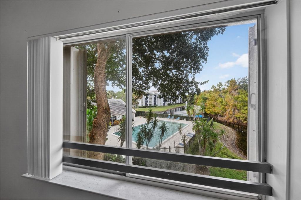 711 N Pine Island Road, Unit 319, Plantation, FL 33324 Photo