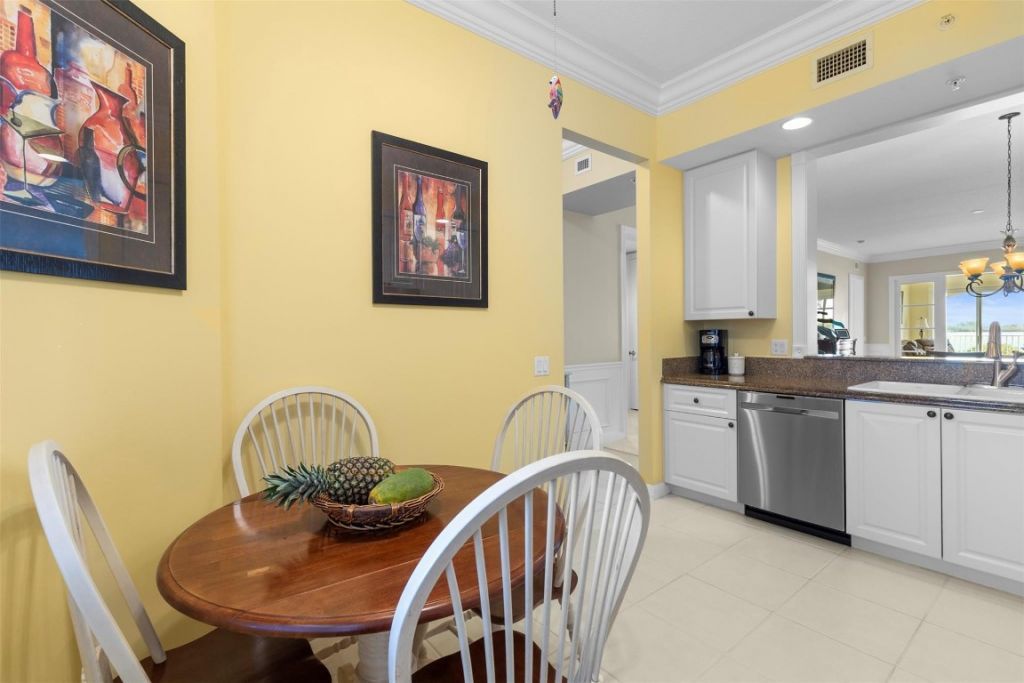 21 Harbour Isle Dr W, Unit 203, Hutchinson Island, FL 34949 Photo