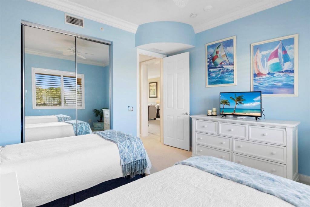 21 Harbour Isle Dr W, Unit 203, Hutchinson Island, FL 34949 Photo