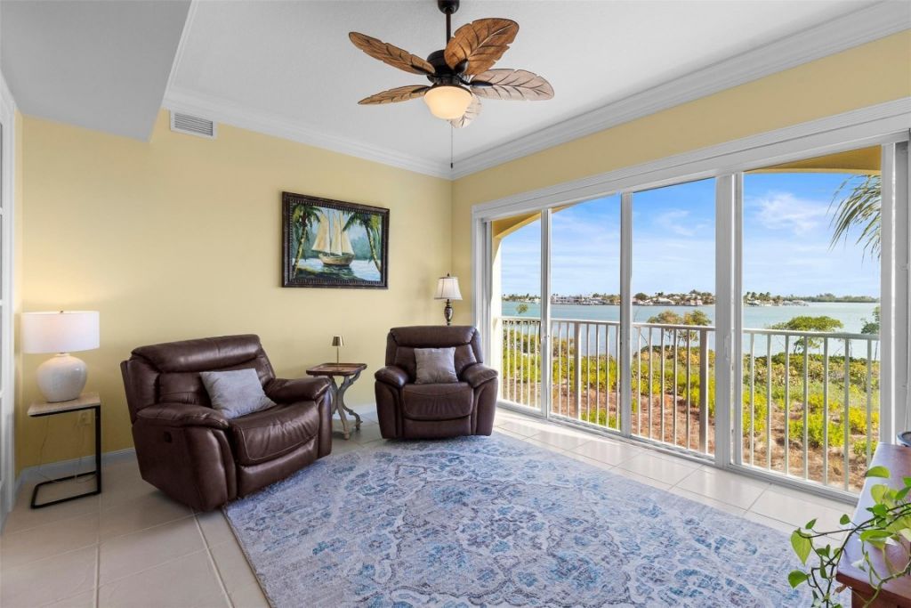 21 Harbour Isle Dr W, Unit 203, Hutchinson Island, FL 34949 Photo