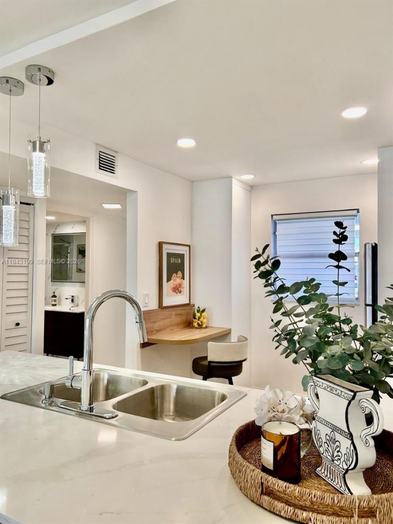 3100 Holiday Springs Blvd, Unit 111, Margate, FL 33063 Photo