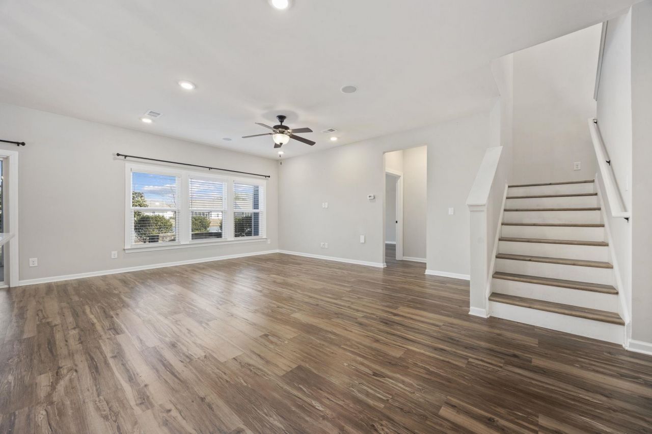 209 Angel Wing Dr. Photo 11