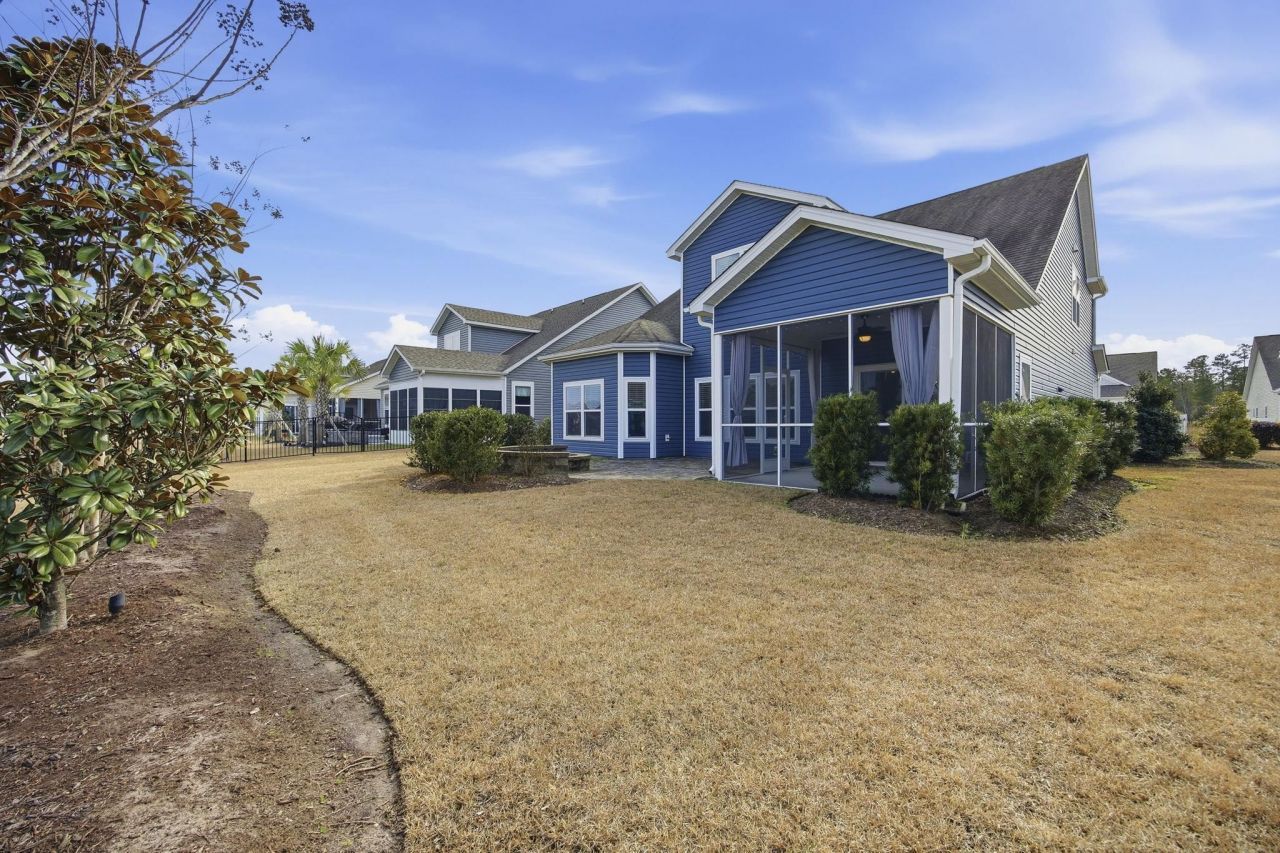 209 Angel Wing Dr. Photo 32