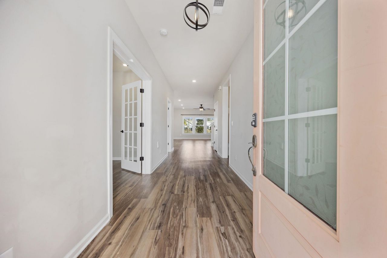 209 Angel Wing Dr. Photo 4