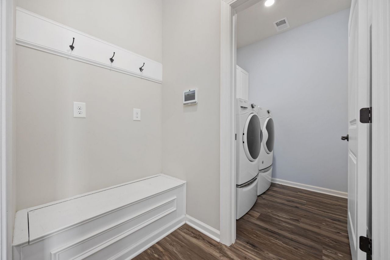 209 Angel Wing Dr. Photo 9