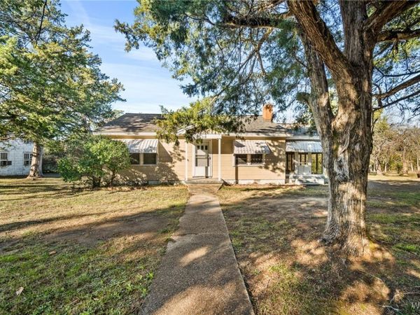 81 Minus Street, Livingston, AL 35470