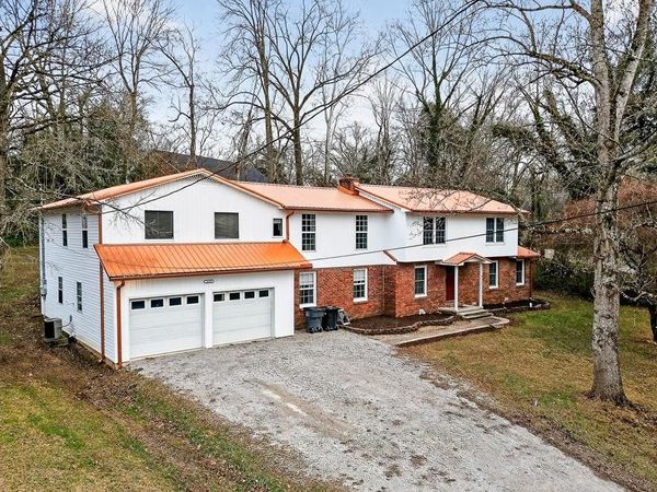 1360 Charles St , Cookeville, TN 38506