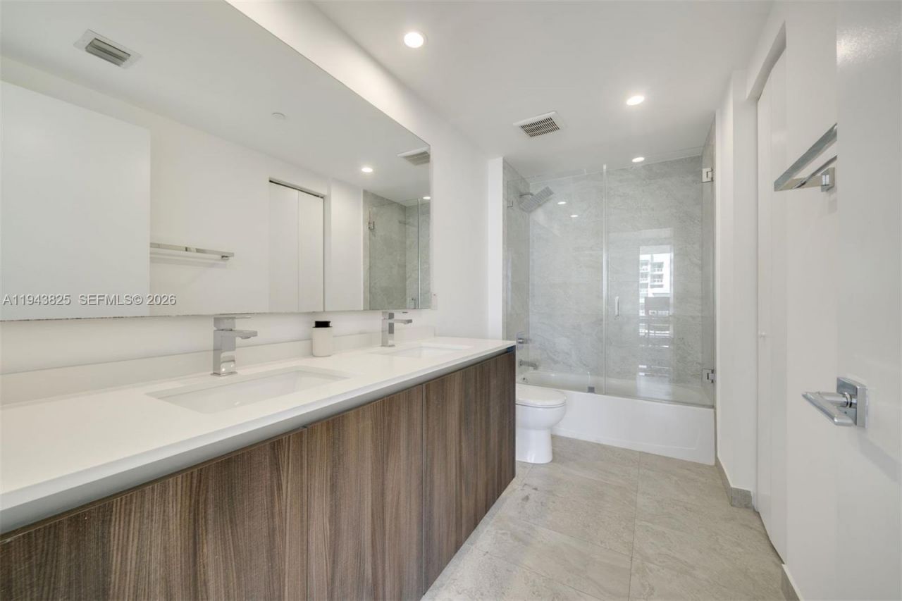 488 NE 18th St , Unit 4805, Miami, FL 33132 Photo