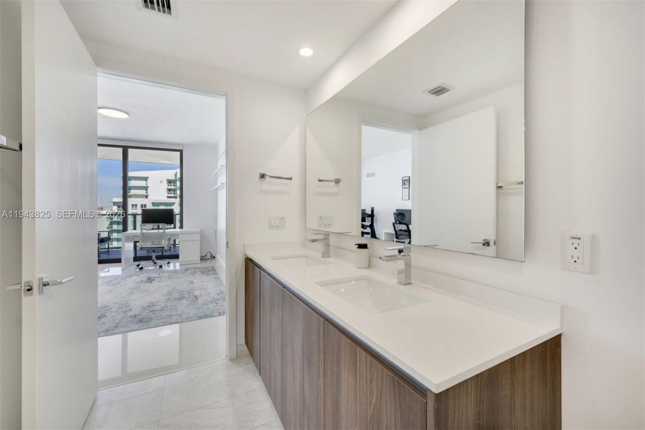 488 NE 18th St , Unit 4805, Miami, FL 33132 Photo