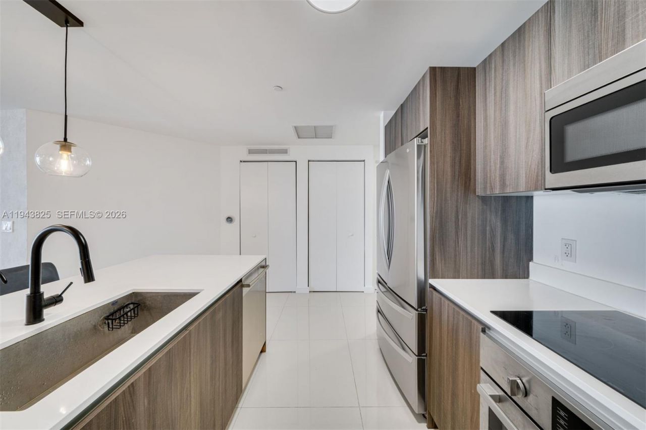 488 NE 18th St , Unit 4805, Miami, FL 33132 Photo