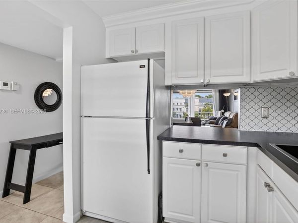 7897 Golf Cir Dr, Unit 307, Margate, FL 33063