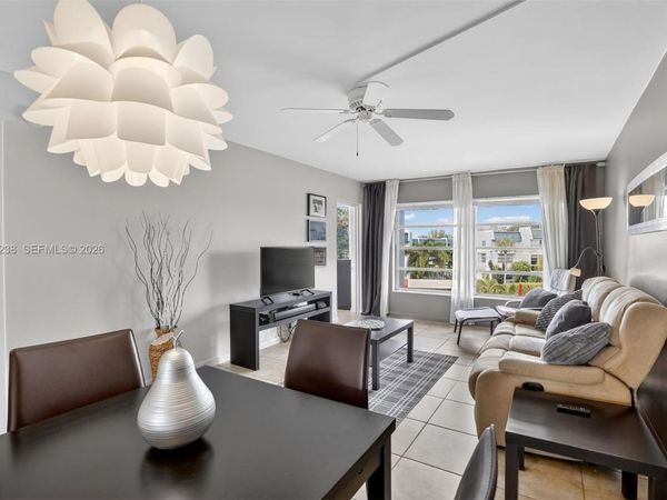 7897 Golf Cir Dr, Unit 307, Margate, FL 33063