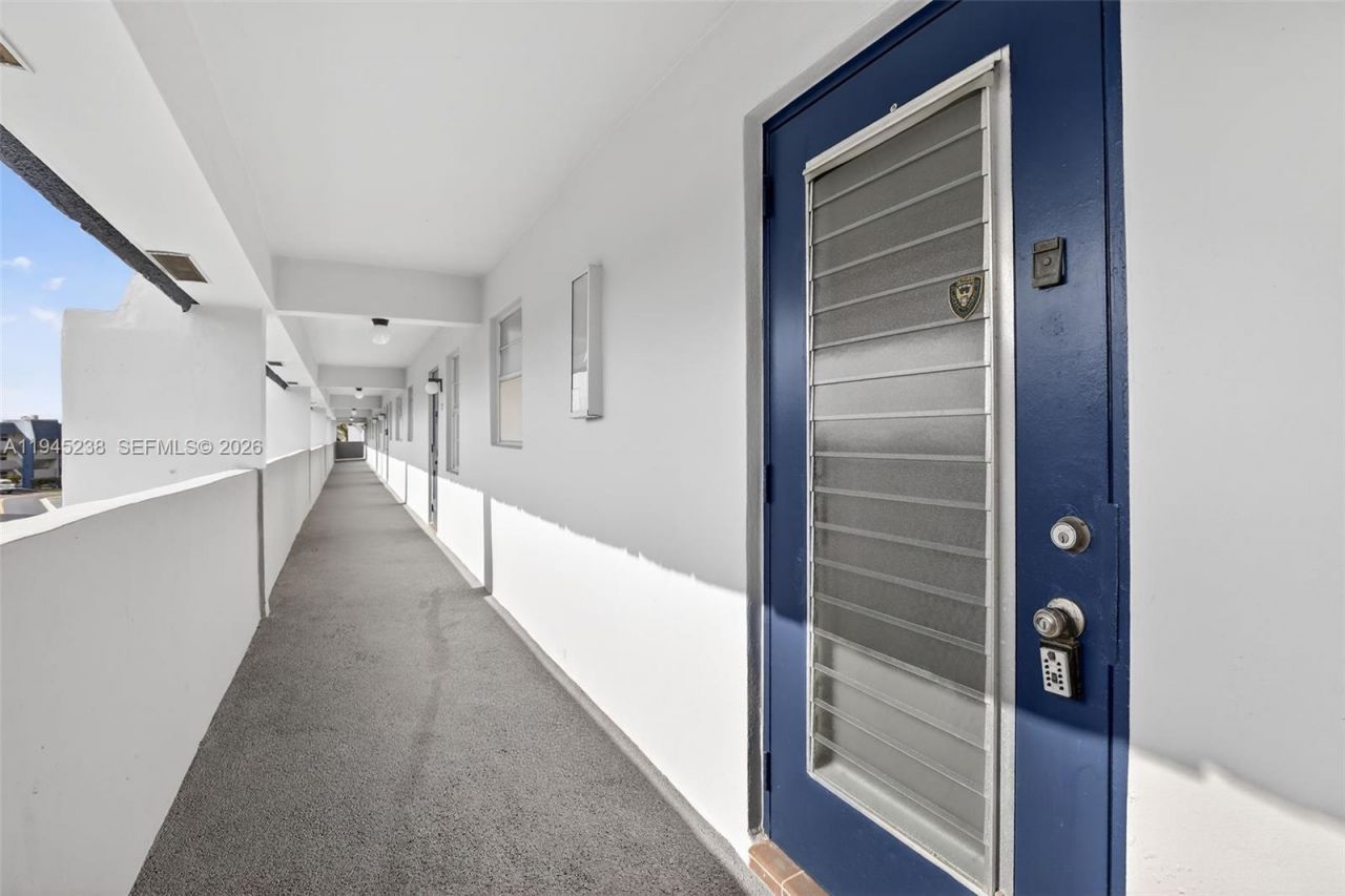 7897 Golf Cir Dr, Unit 307, Margate, FL 33063 Photo