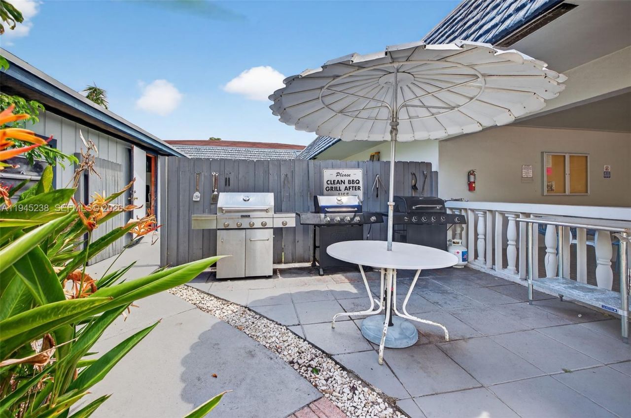 7897 Golf Cir Dr, Unit 307, Margate, FL 33063 Photo