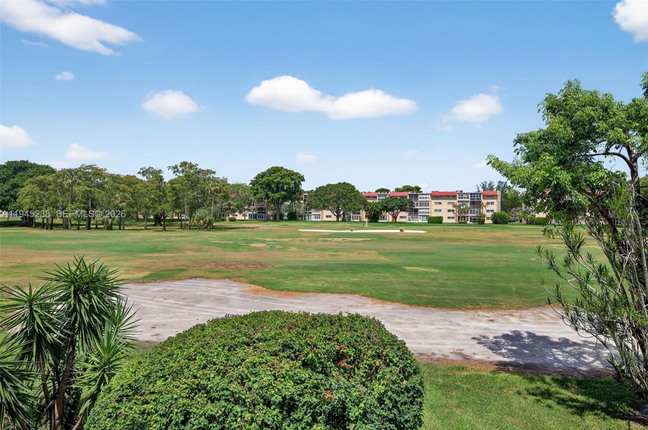 7897 Golf Cir Dr, Unit 307, Margate, FL 33063 Photo
