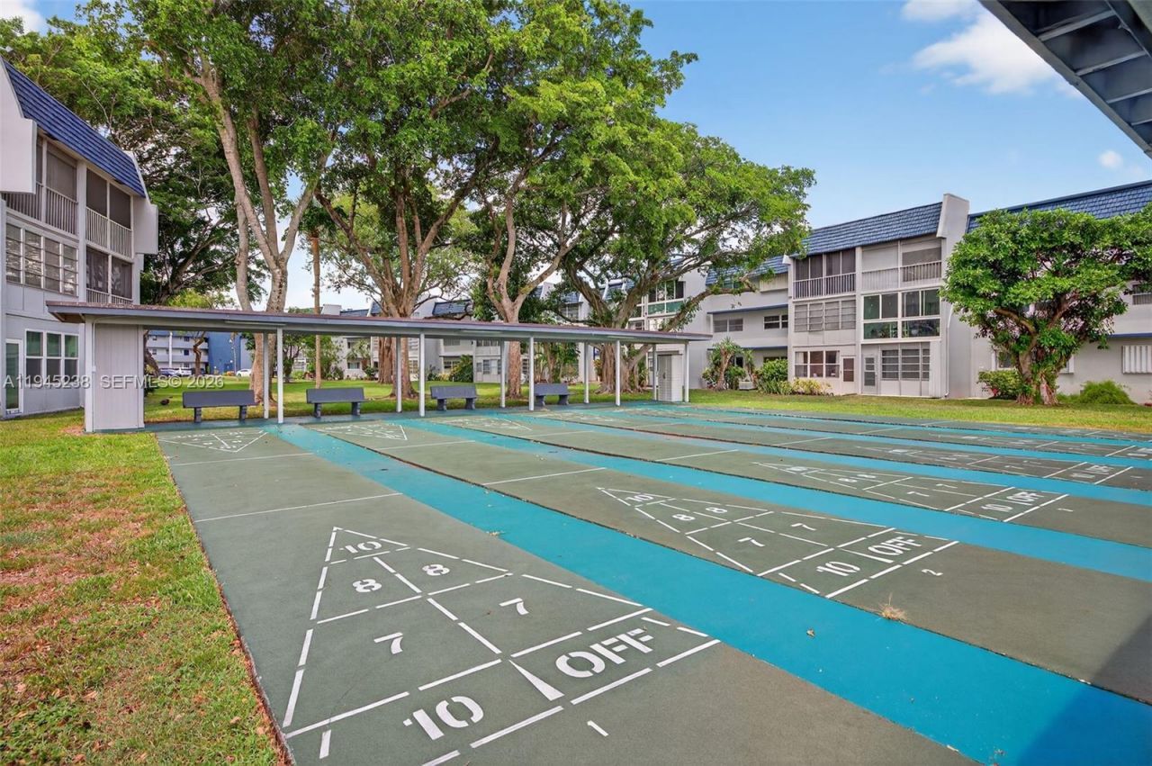 7897 Golf Cir Dr, Unit 307, Margate, FL 33063 Photo