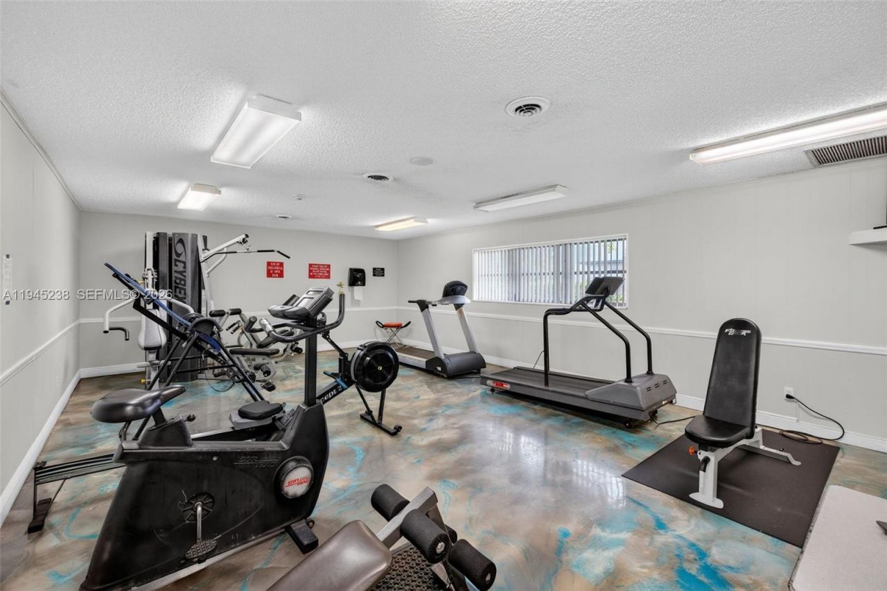 7897 Golf Cir Dr, Unit 307, Margate, FL 33063 Photo