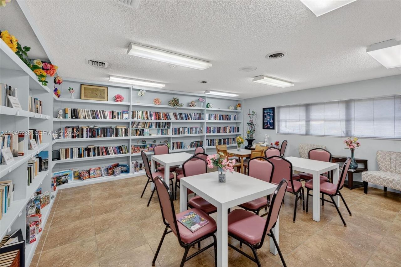 7897 Golf Cir Dr, Unit 307, Margate, FL 33063 Photo