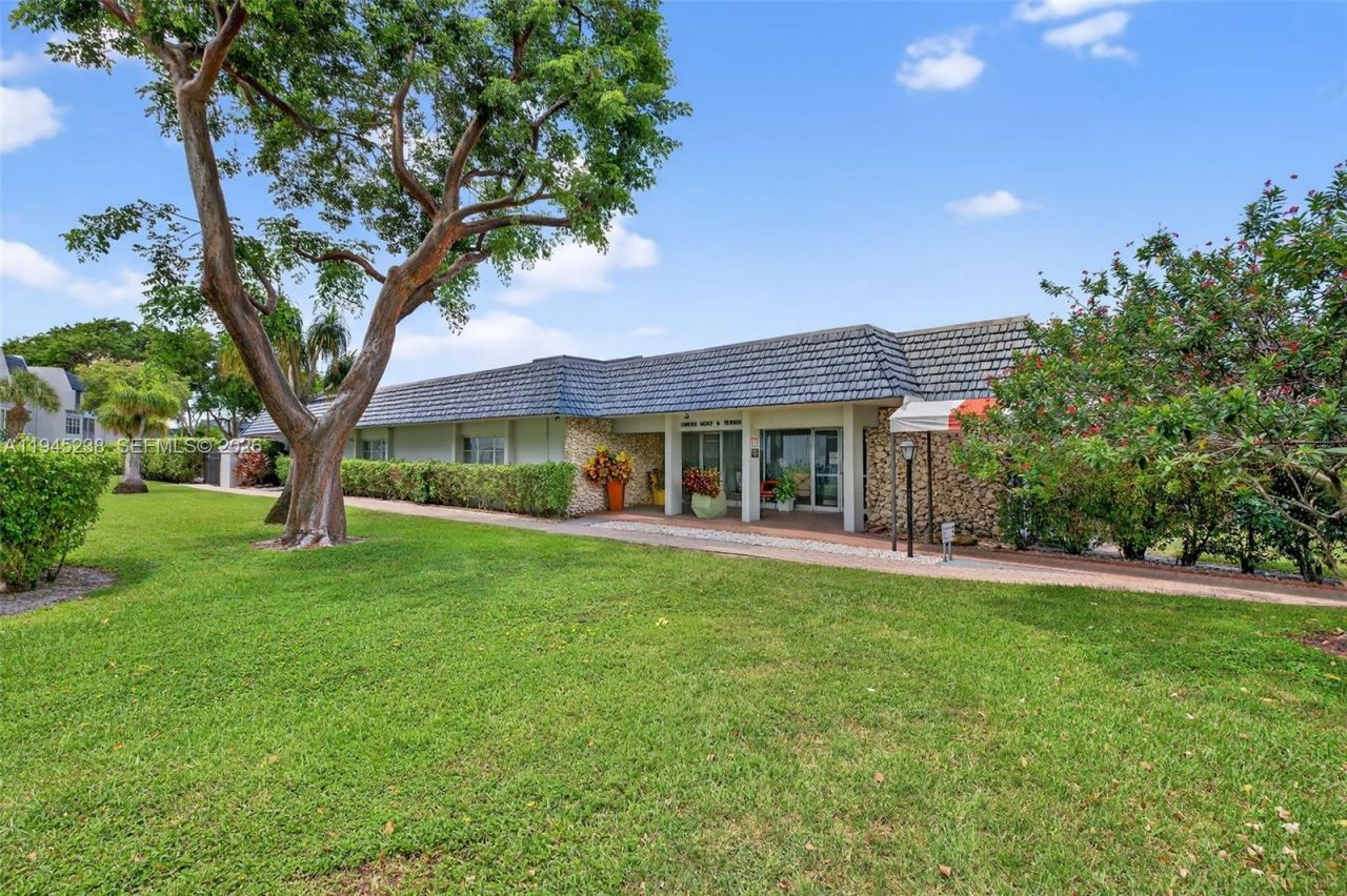 7897 Golf Cir Dr, Unit 307, Margate, FL 33063 Photo