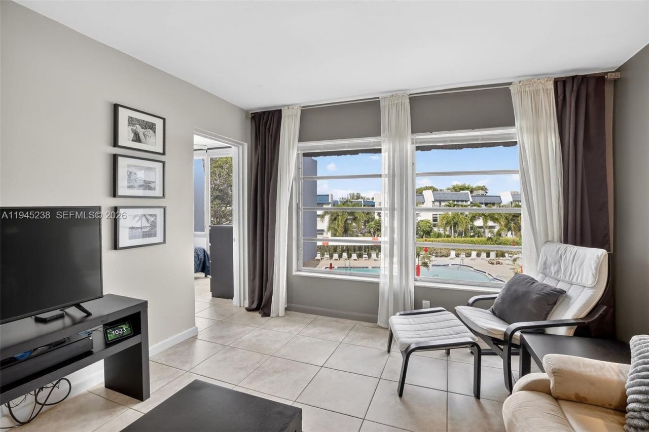 7897 Golf Cir Dr, Unit 307, Margate, FL 33063 Photo